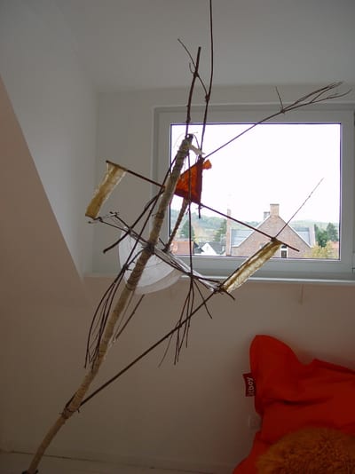 Barke im Wind – Holz, Eisen, Papier, Darm, Seil