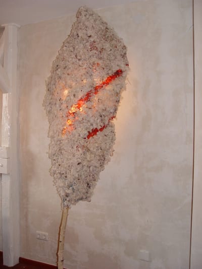 Federschild groß – Federn, Holz, Draht, Papier, Pigmente