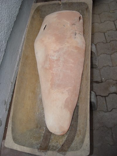 Mumie in Barke – Ton, Holz